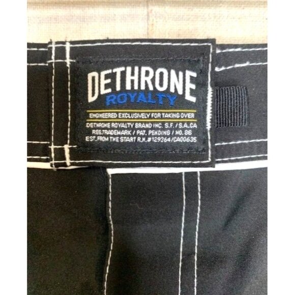 Dethrone Royalty Men's Black & Red MMA Fight Shorts Size 36 Polyester - Picture 3 of 10